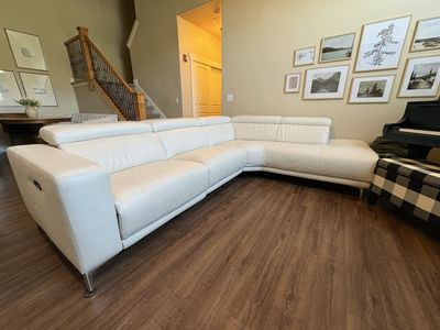 Modern White Leather Sectional Sofa with Recliners - Sleek Design, Great Condition