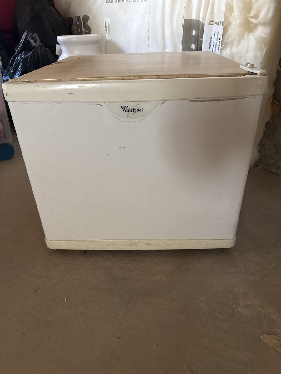 Counter Mini Fridge - Works Great!