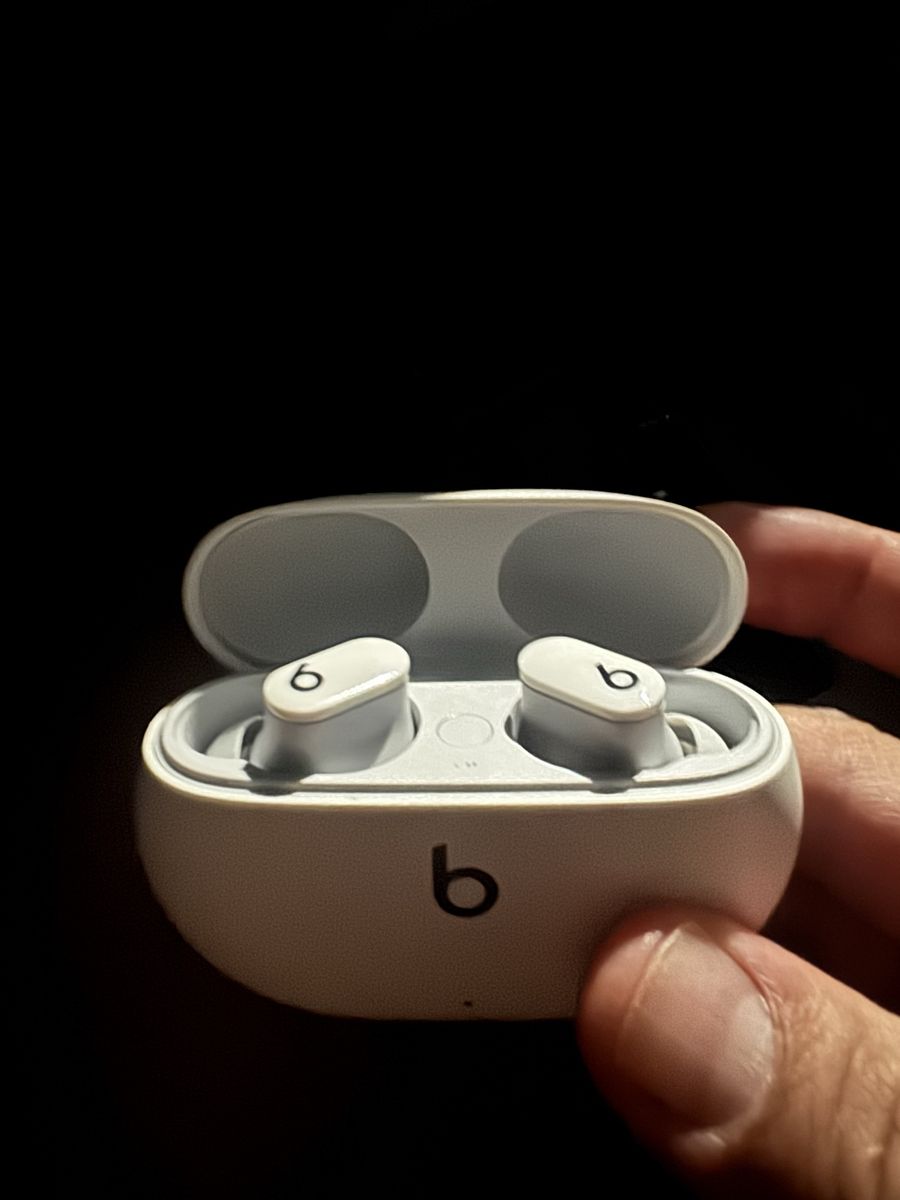 Beats Wireless Earbuds with Charging Case - White