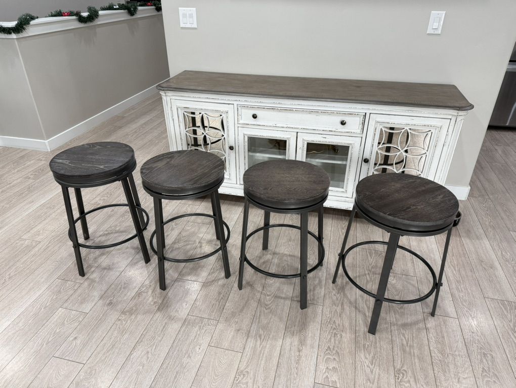 4 Bar Stools