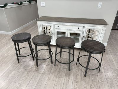 4 Bar Stools