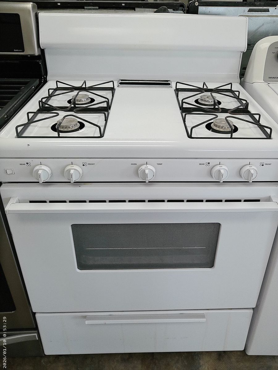 Clean White GAS Stove