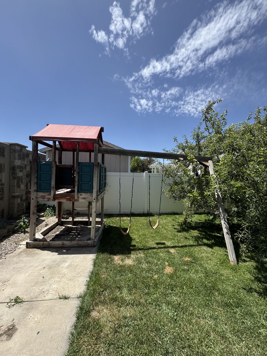 Main image 6