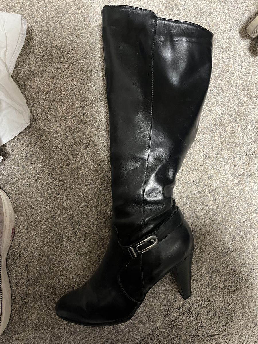 Black High Heel Shoes size 11