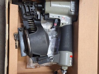 Porter Cable Coil Roofing Nailer with Collated Fasteners