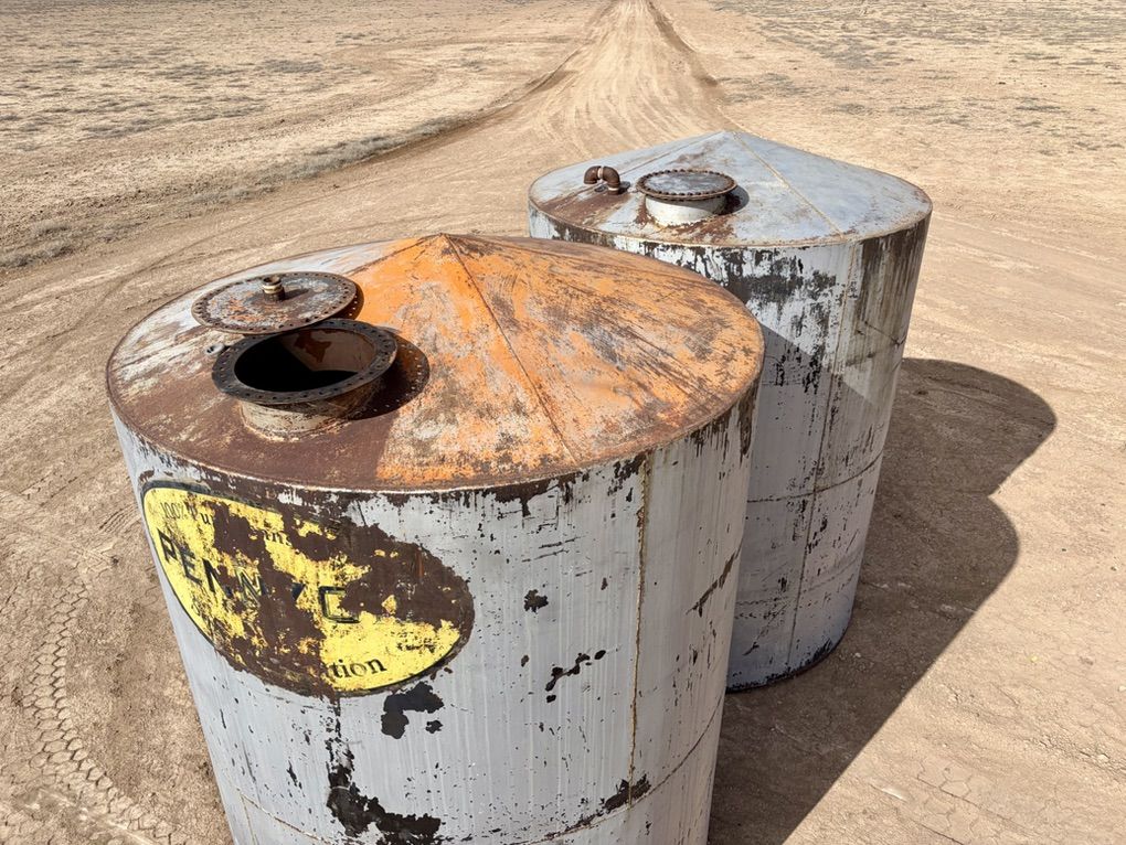 Heavy Duty Pennzoil 3750gal Storage Tanks