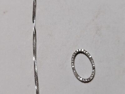 Oval Necklace (Brand New) Great Valentines/Mother's Day Gift