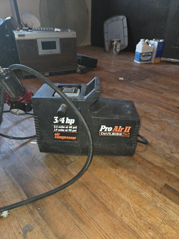 DeVilbiss Pro Air II 3/4 HP Portable Air Compressor - 2.5 scfm @ 40 psi