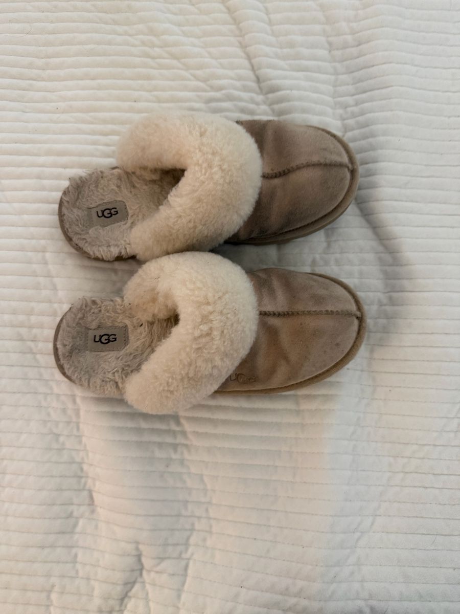 Slipper Uggs size 6