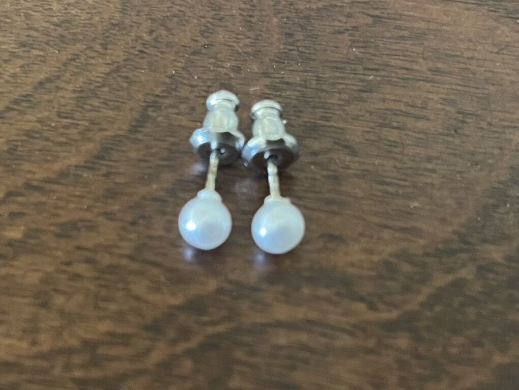 Vintage Small Fake Pearl Earrings
