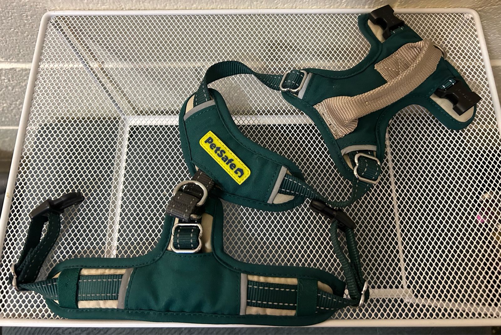 XS PetSafe Easy Walk Comfort No-Pull Dog Harness, Green, Full-Body Padding Cash Only