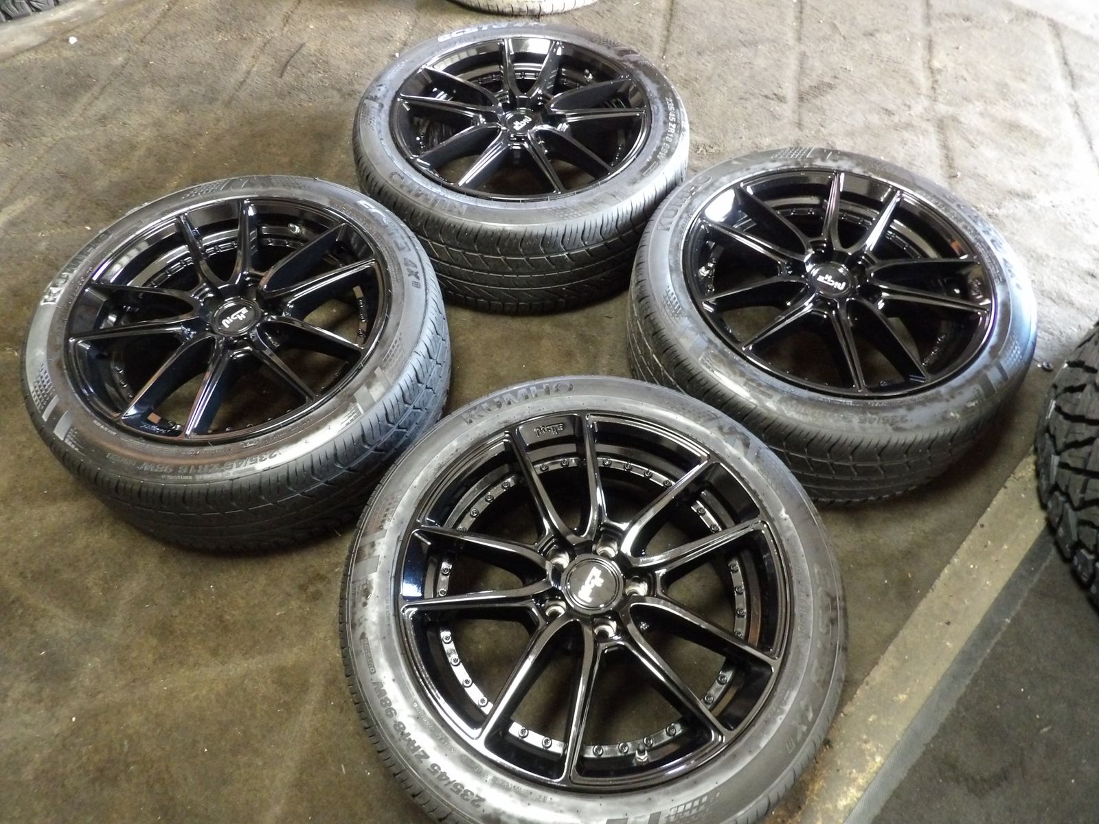 SET OF USED 18" INCH NICHE WHEELS 5X114=5X4.5 AND USED TIRES