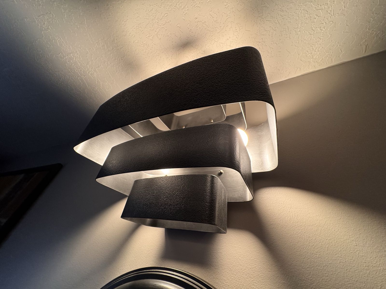 Main image 3