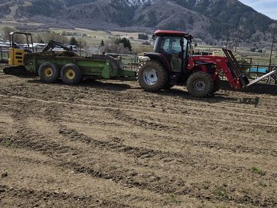John Deere 660 Manure Spreader