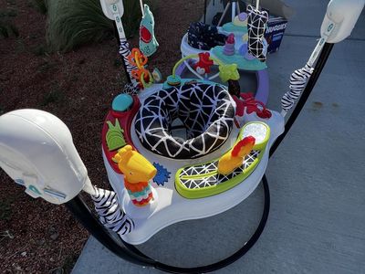 Baby bouncer