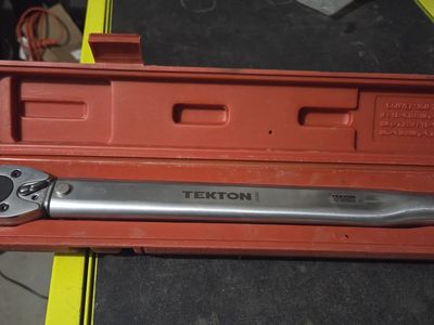 Torque wrench, 1/2" drive 25 - 250 ft lbs