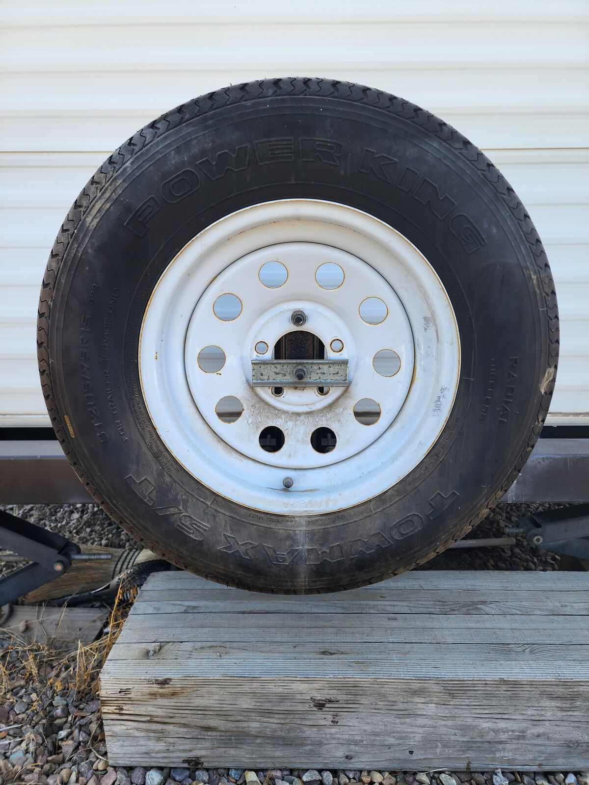 Spare tire carrier for RV
