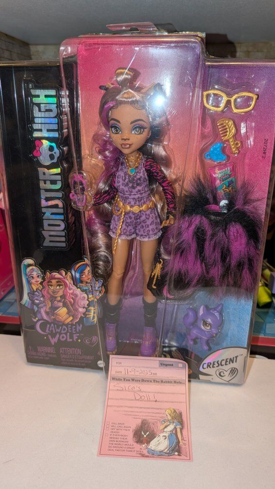 Monster High Clawdeen Wolf Doll w/Pet Crescent New
