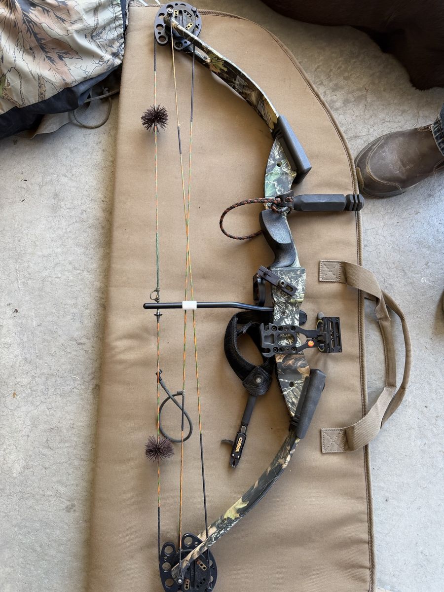 PSE Nova Camo Compound Hunting Bow with Sight, Cobra Release, stabilizer & Soft Case.