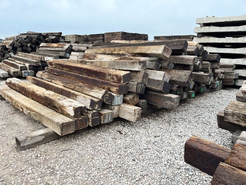 FOUNDATIONS SHED/CABIN/STORAGE CONTAINERS - Railroad Ties