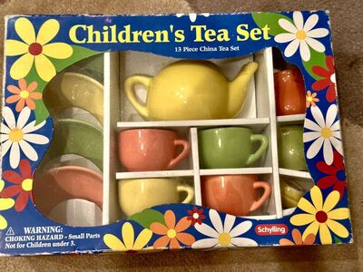 Darling Retro Porcelain Childs Tea Set Like New