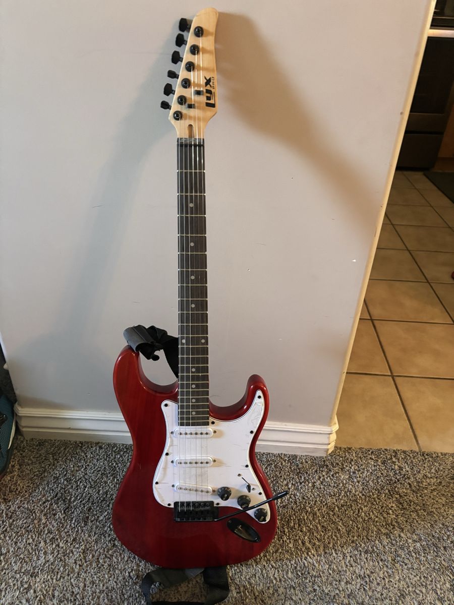 Really nice Lyx electric guitar in great condition