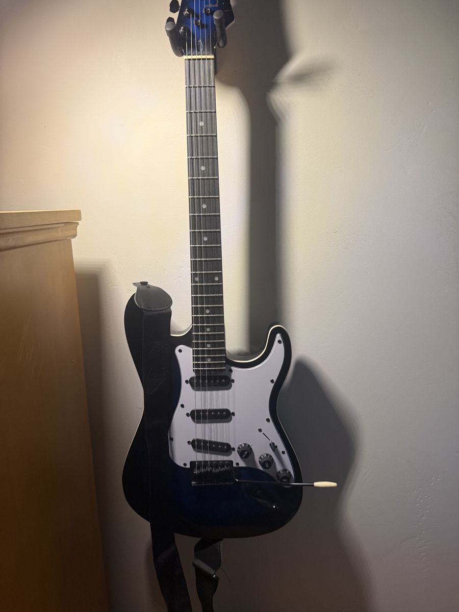 Strat-Style electric Guitar