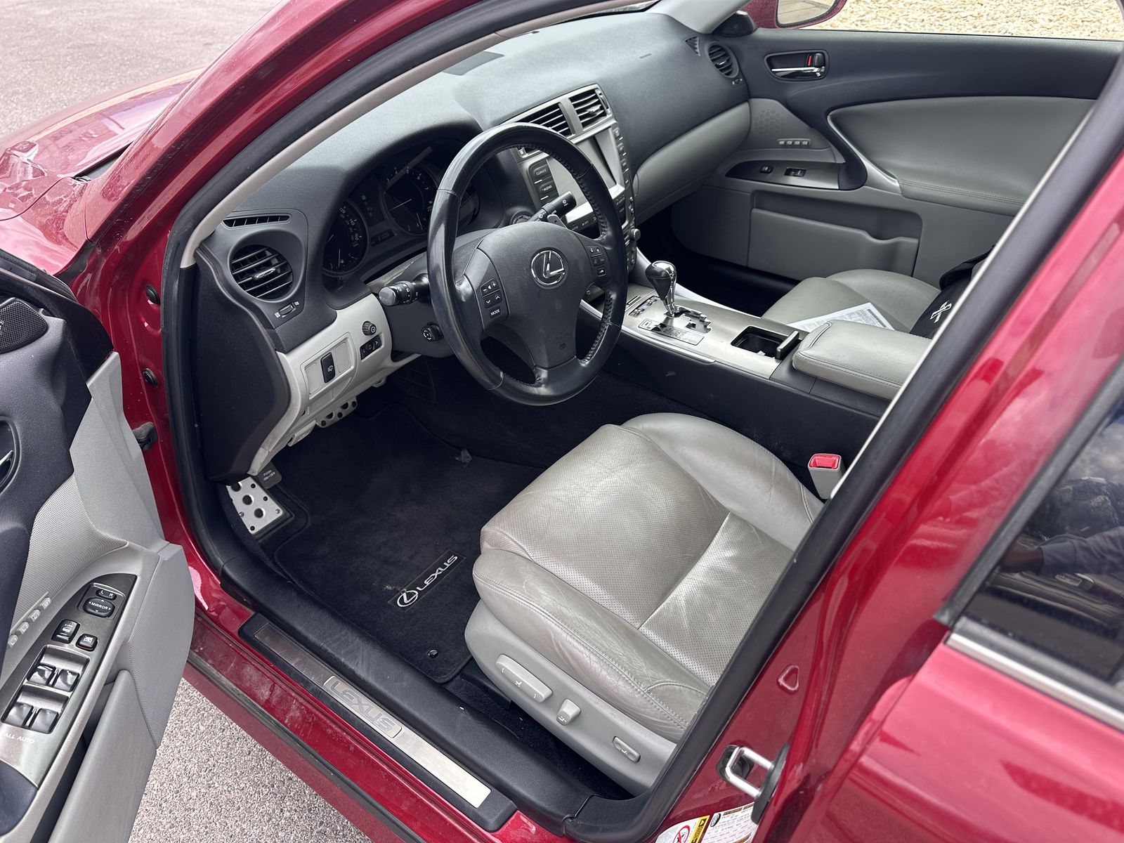Main image 6