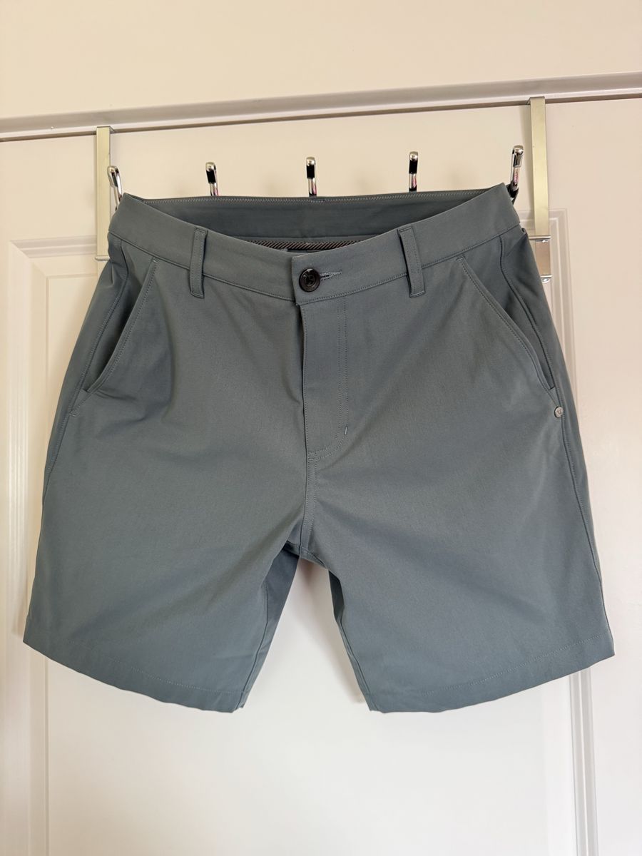 Vuori Meta Short - 31” - Iron Blue Color