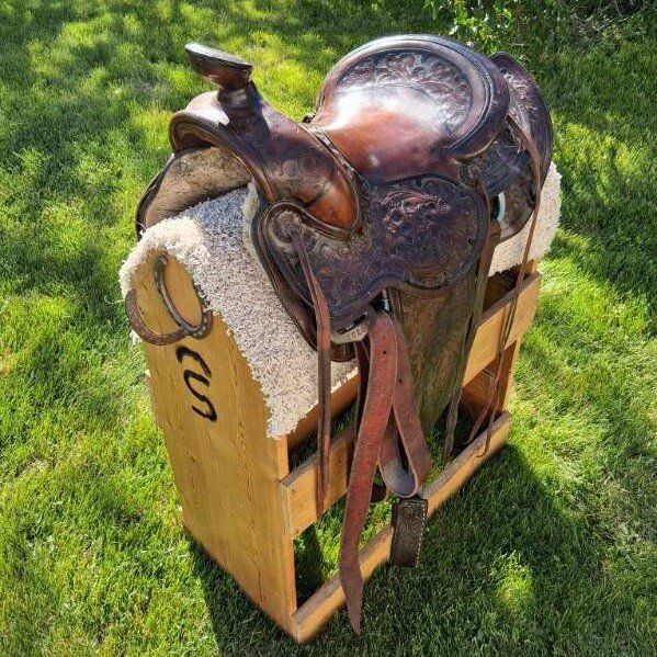 Saddle