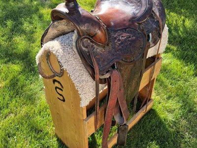 Saddle