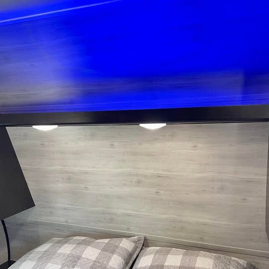 Main image 12