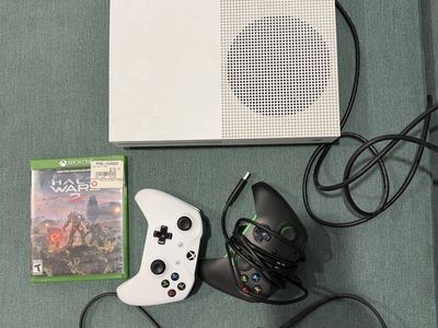 Xbox One S (1681)