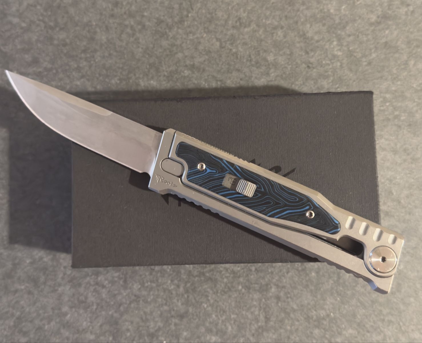 Reate EXO-M Titanium Gravity Knife - Elmax - Blue Topo Inlay