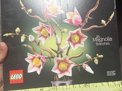 LEGO Botanicals Magnolia Branches Building Set 11510 - 435 pcs