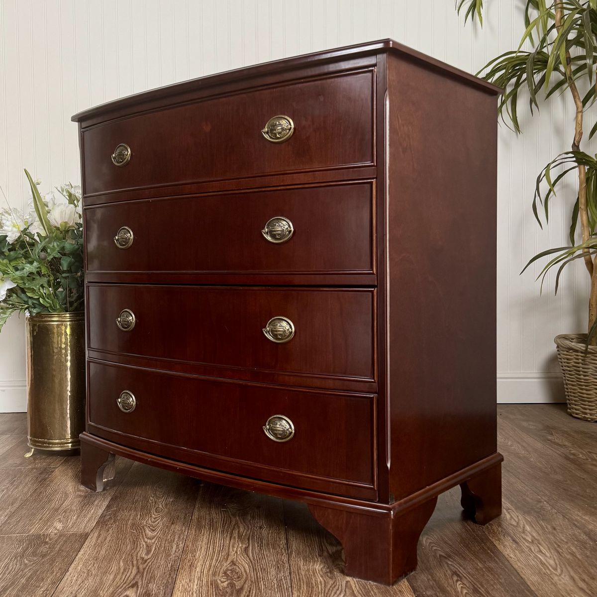 Classic Bombay Mahogany Chest of Drawers / Dresser
