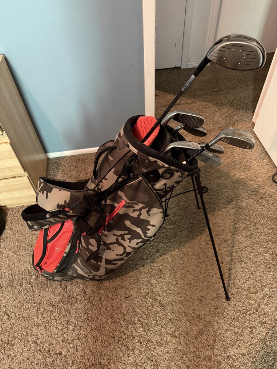 Callaway RAZR FIT Driver & Golf Club Set in Camo Stand Bag