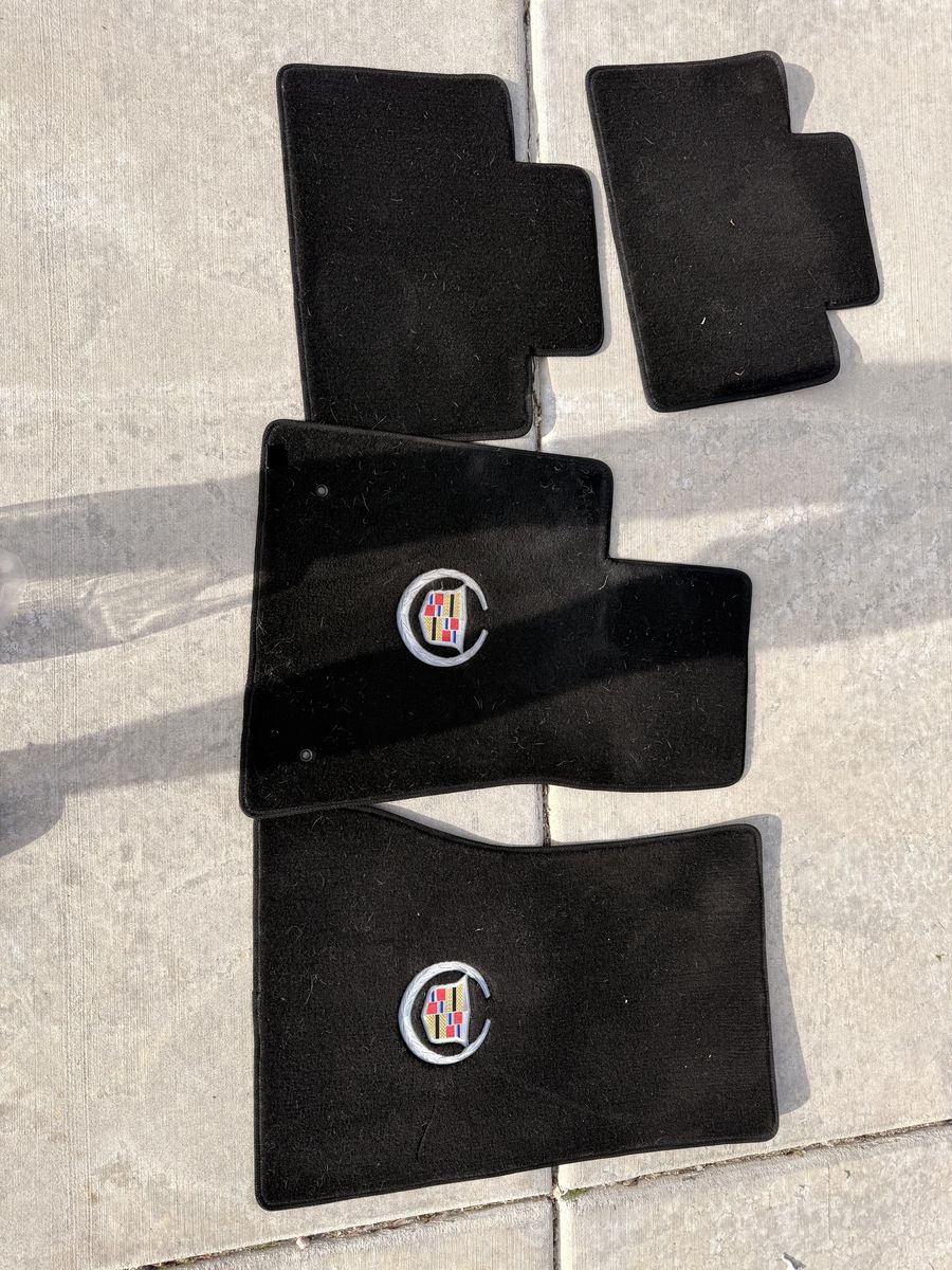 Cadillac sts v6 rwd 2009 floor mats