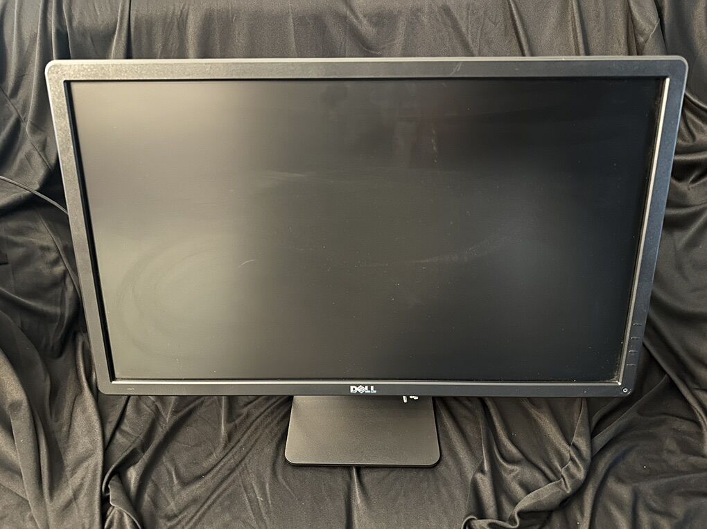 24 Dell Flat Screen Monitor