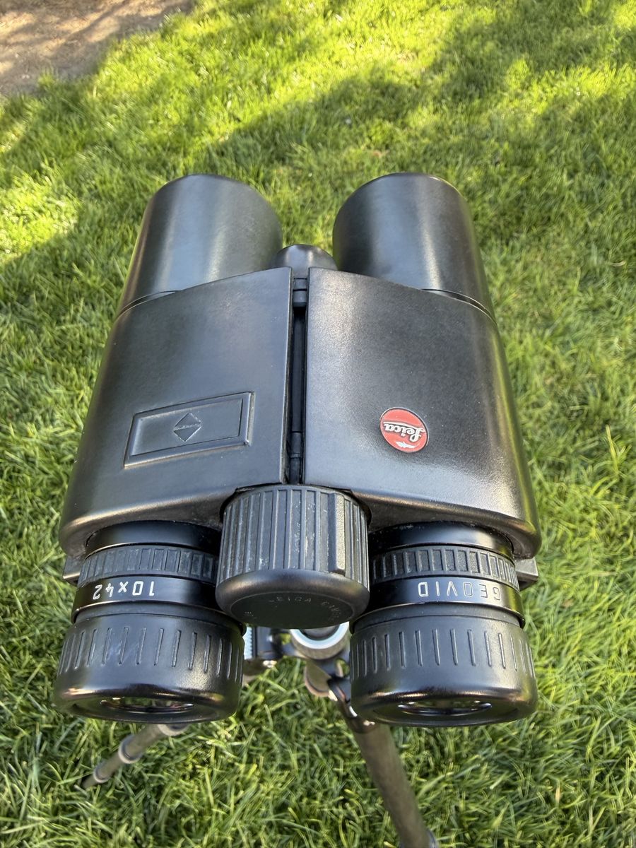 Leica geovid 10x42 range finding binoculars