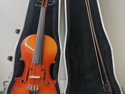 Vintage Suzuki 1/4 Violin - 101RR - With Bow and Case