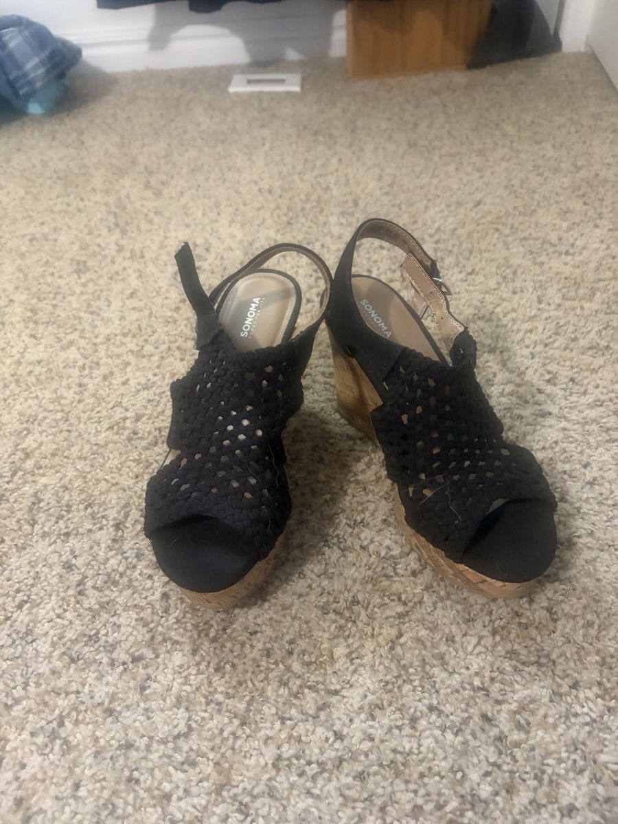 10 pairs size 7 women shoes
