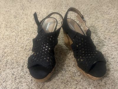 10 pairs size 7 women shoes