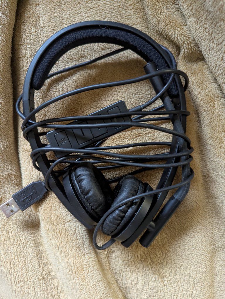 Logitech Model A-00064 USB Stereo Headset with Microphone
