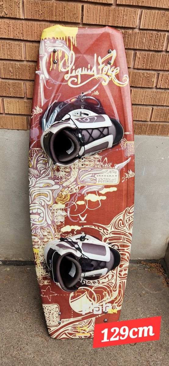 Liquid force wakeboard size 129