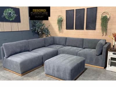 HENREDON BUCCLE MODULAR SECTIONAL WE OFFER DELIVERY