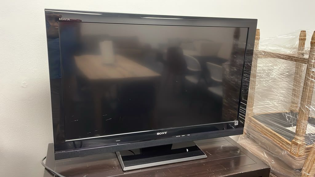 Sony 40" LCD TV KDL-40S5100 – Remote Included