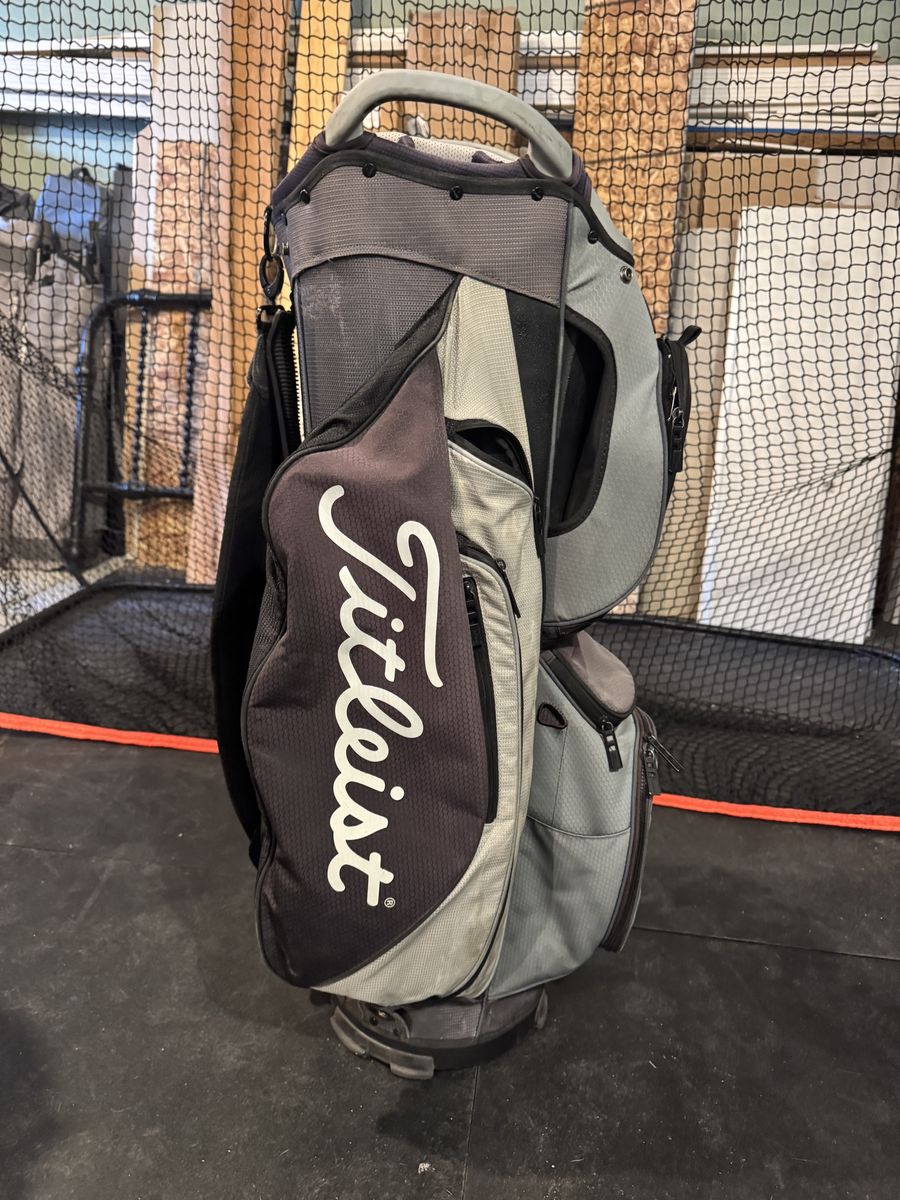Titleist cart 15 golf bag