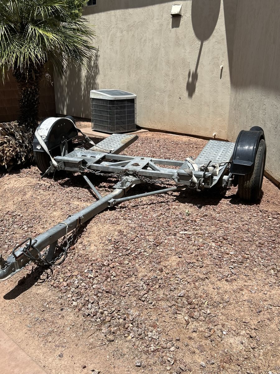 Tow dolly