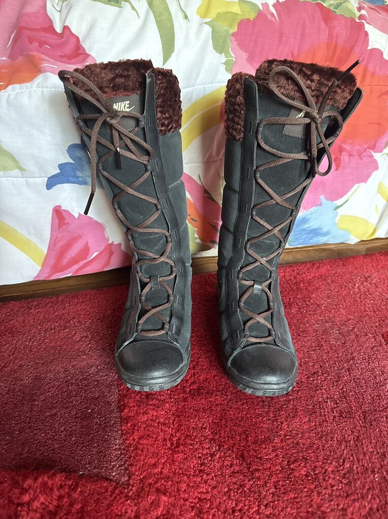 Women's Nike Boots